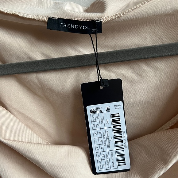 Trendyol Drop shoulder blouse - Picture 2 of 3